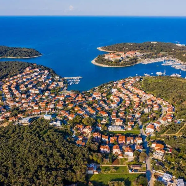 Apartment Monas I Pjescana Uvala 0*,  Croatia