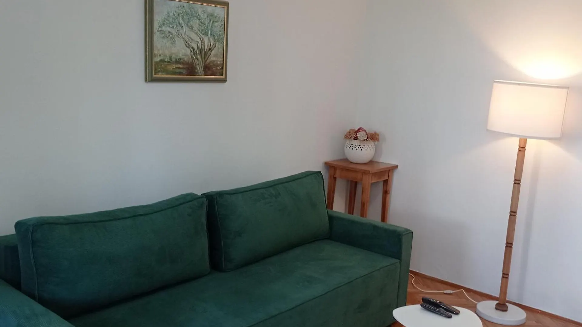 Apartment Monas I Pjescana Uvala 0*,  Croatia