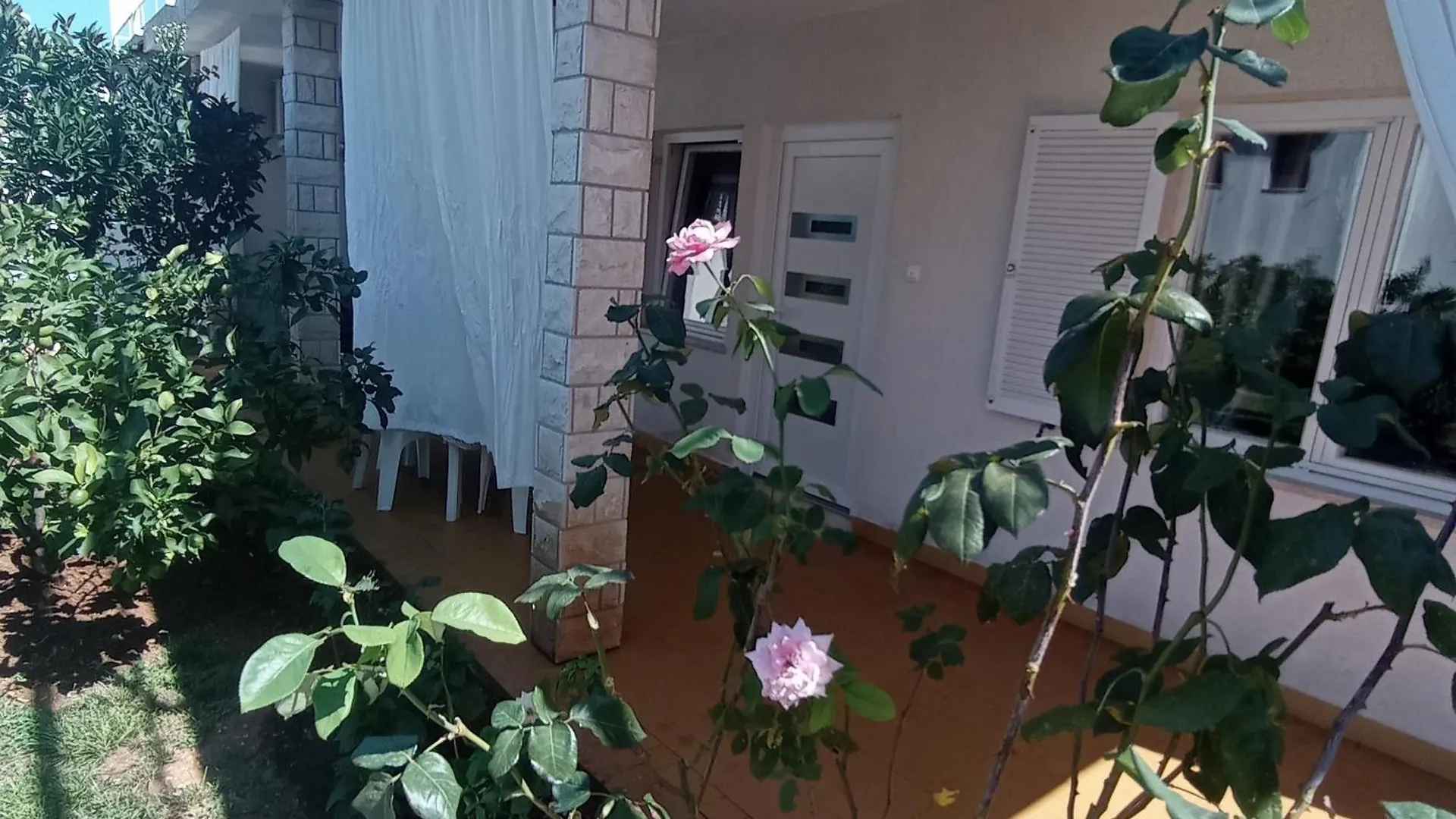 Apartment Monas I Pjescana Uvala